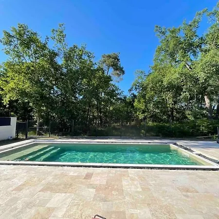 Agreable Studio Dans Avec Piscine Chauffee *