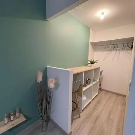Agreable Studio Dans Avec Piscine Chauffee